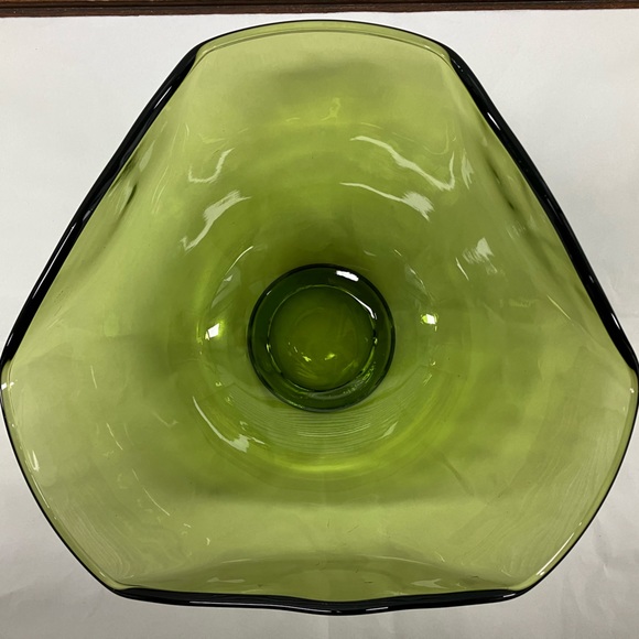 Vintage Mid Century Anchor Hocking Olive Green Scalloped Wavy Edge Bowl - Picture 5 of 5